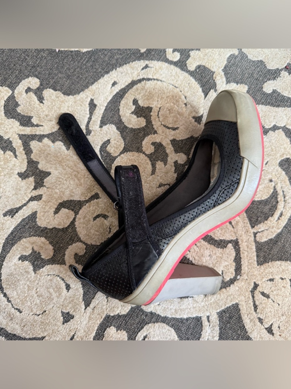 Vintage 1989 DKNY Mary Jane Eleanor black heels - Picture 6 of 8